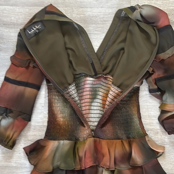 Nicole Miller ruffle tiered multi colored v neck print dress Sz S - Picture 10 of 11